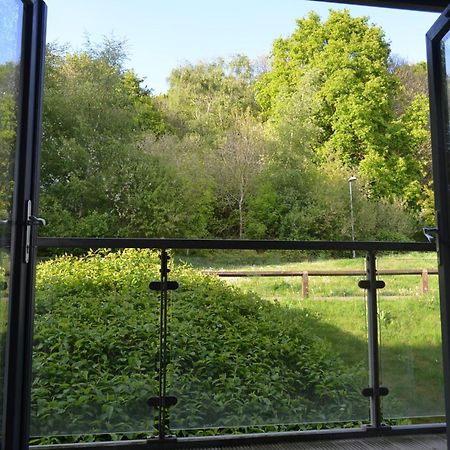 Brentwood Town Retreat - Large 2 Bedroom Apartment Eksteriør billede