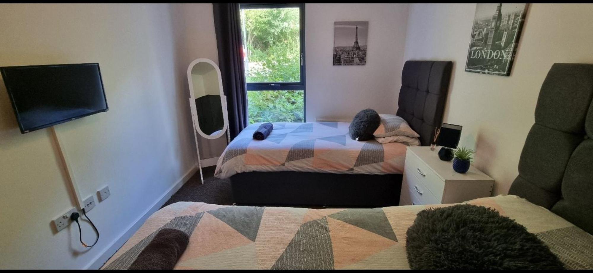 Brentwood Town Retreat - Large 2 Bedroom Apartment Eksteriør billede