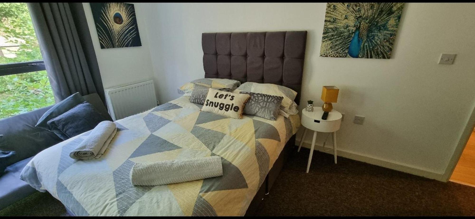 Brentwood Town Retreat - Large 2 Bedroom Apartment Eksteriør billede