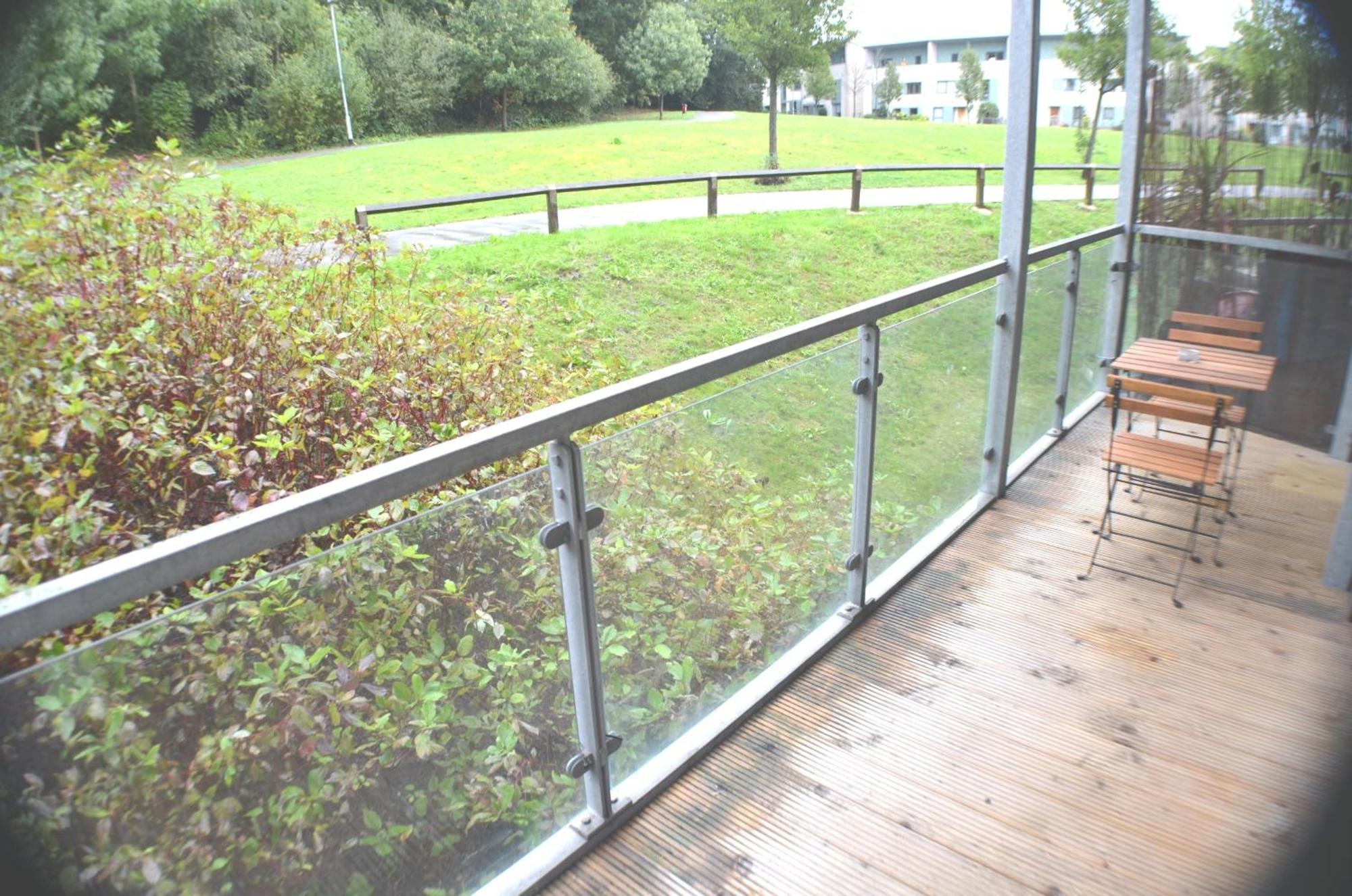 Brentwood Town Retreat - Large 2 Bedroom Apartment Eksteriør billede