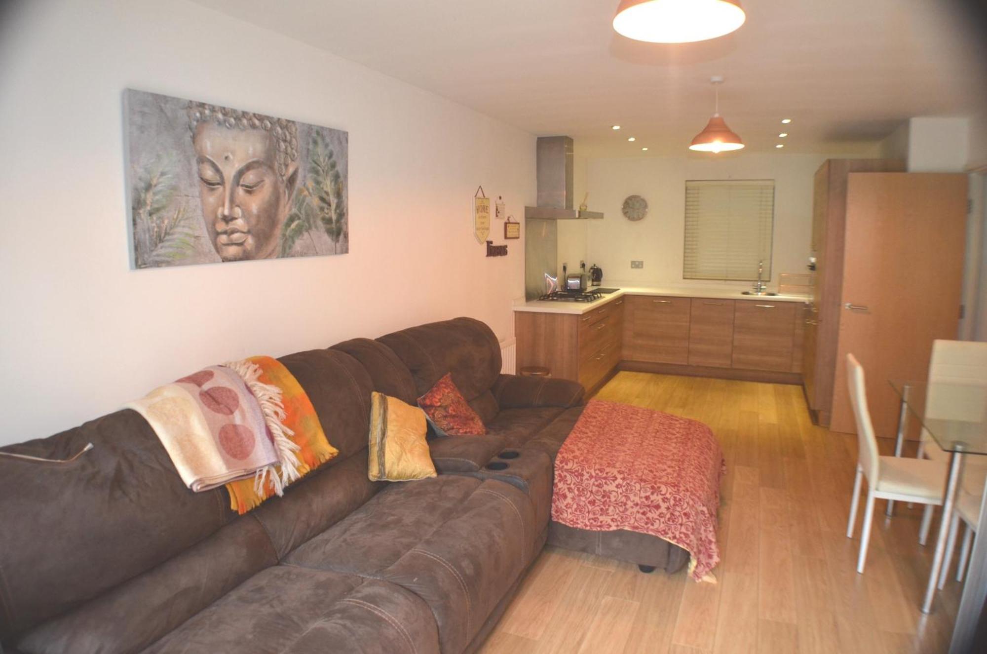 Brentwood Town Retreat - Large 2 Bedroom Apartment Eksteriør billede
