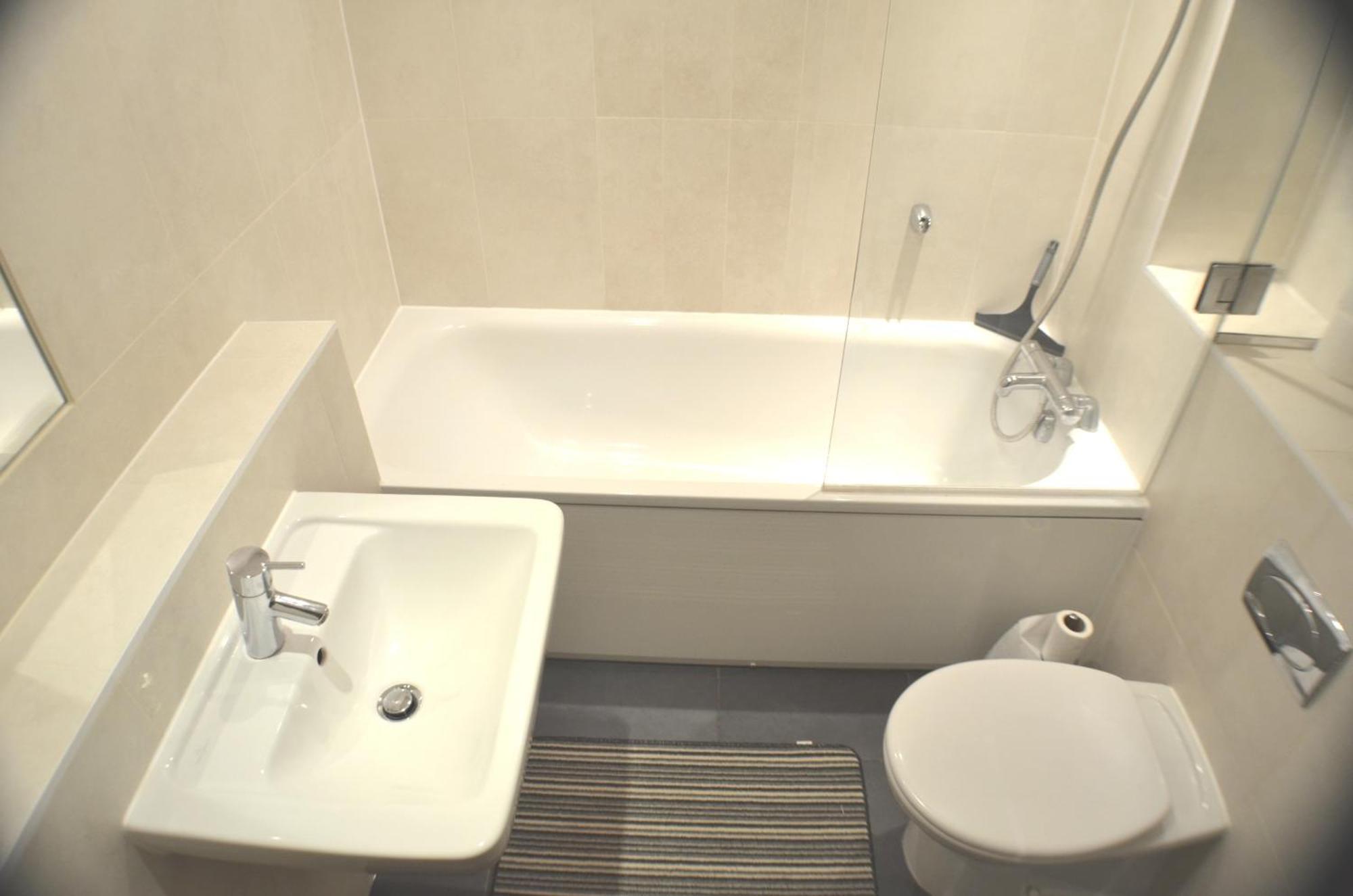 Brentwood Town Retreat - Large 2 Bedroom Apartment Eksteriør billede